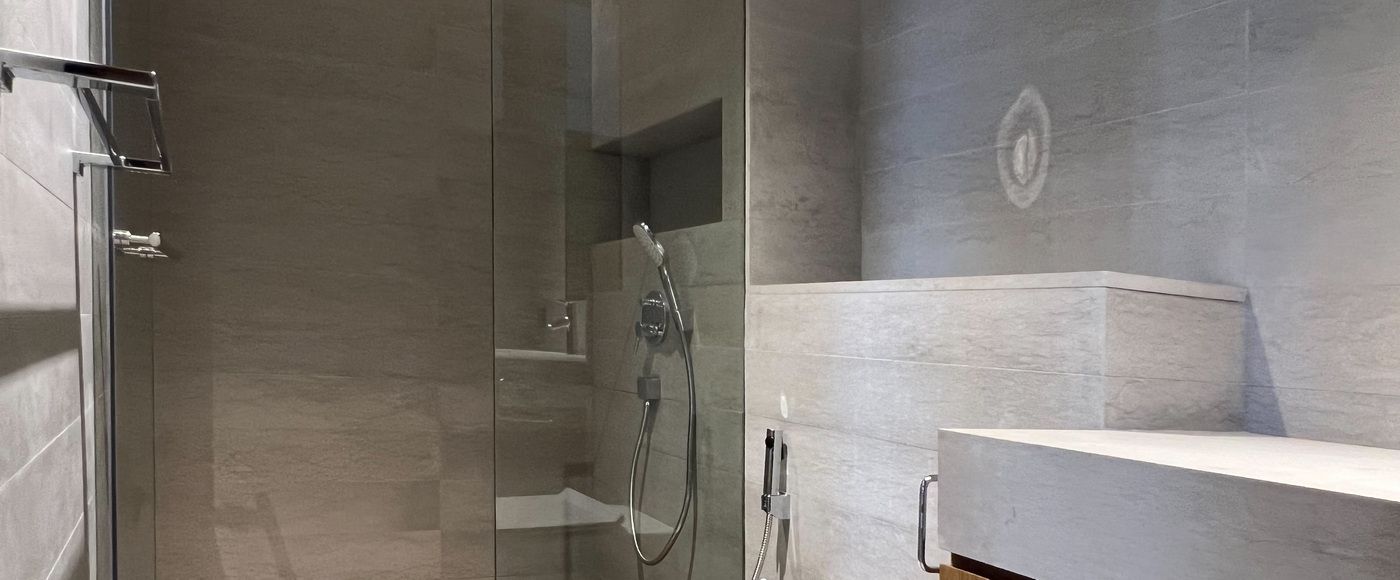 Windshell Narathiwat bathroom French Grey