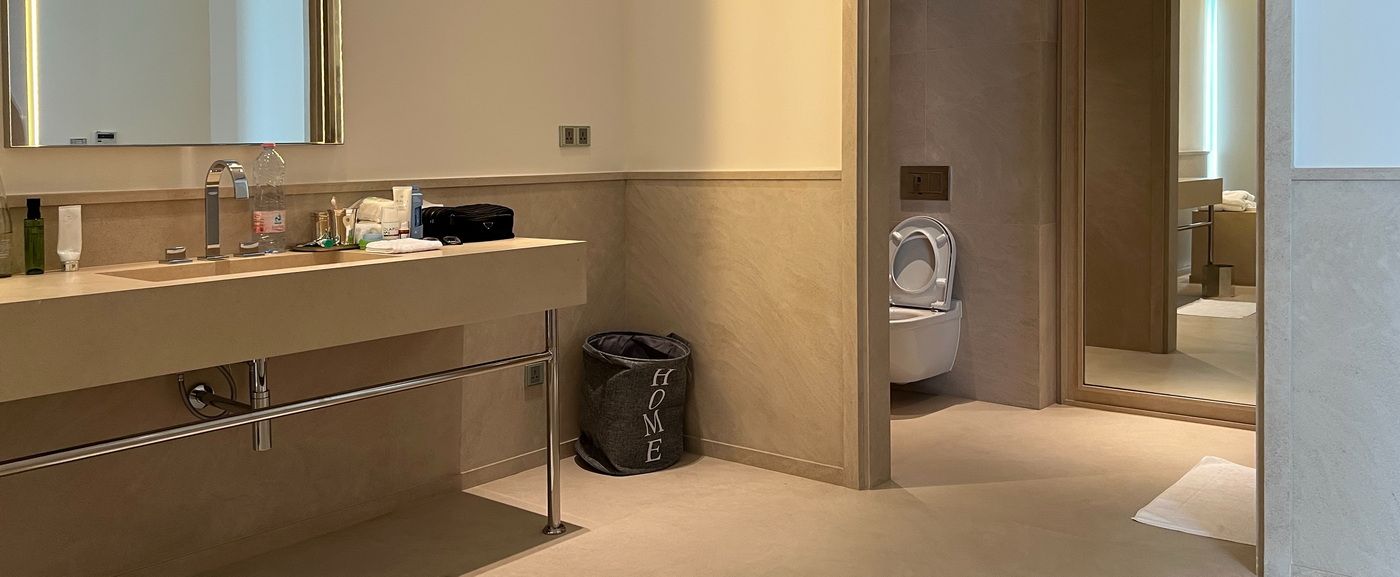 Charoenkrung residence guest bathroom