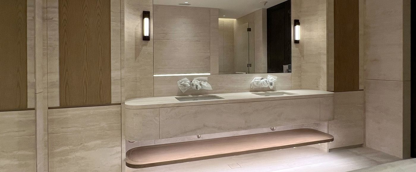 185 Rajdamri master bathroom