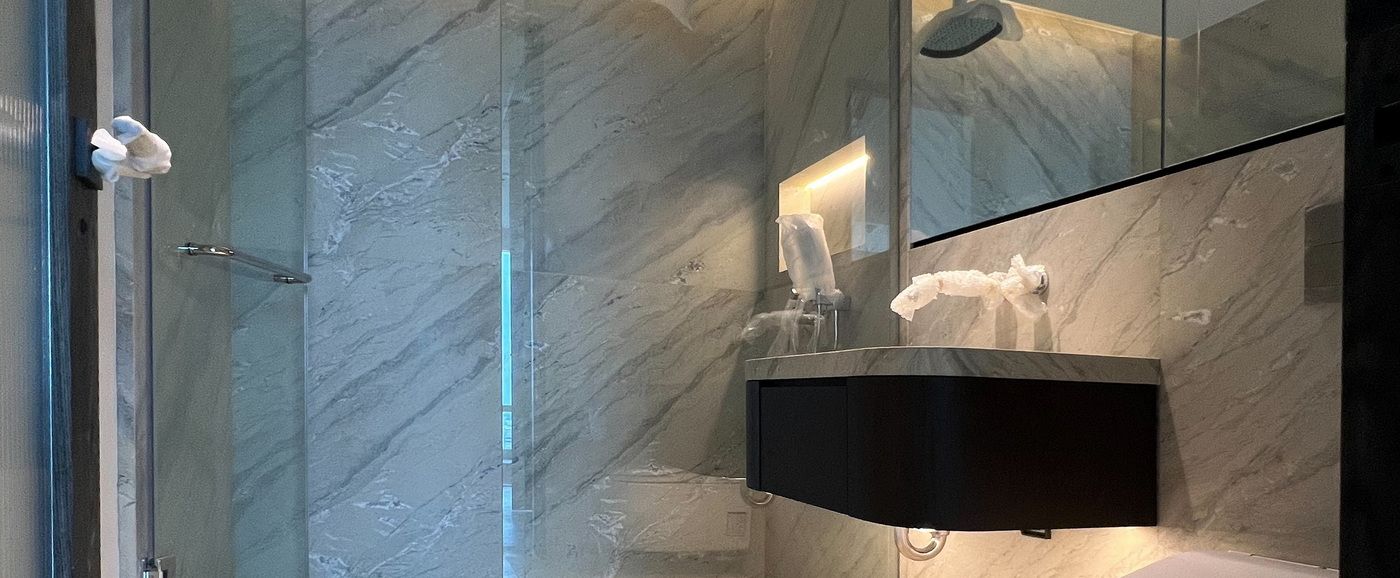 185 Rajdamri bathroom Almond Green