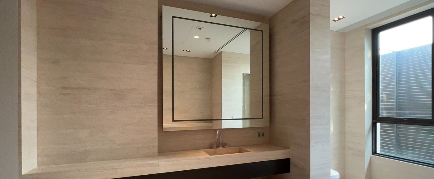 Charoenkrung residence bathroom Travertino Classico